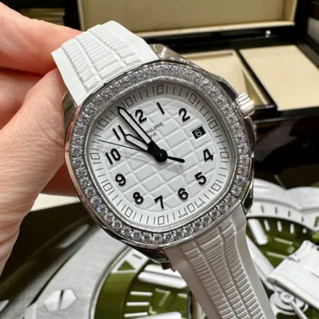 新作スーパーコピー時計パテック フィリップ アクアノート ルーチェ 5267/200A-010 レディス