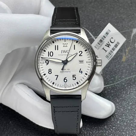 IWCスーパーコピー時計 パイロット・ウォッチ・マーク【 40mm、 ホワイト M+製】 IW328207