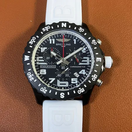 2023ブライトリングコピー時計 エンデュランス プロ アイアンマン レッド/ブラック X82310A71B1S1