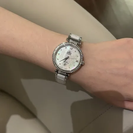 2024オメガ レディース クォーツスーパーコピー時計N級品 35-410-597