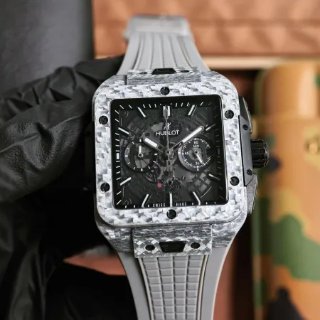 2024最新型ウブロスーパーコピー四角時計 581004