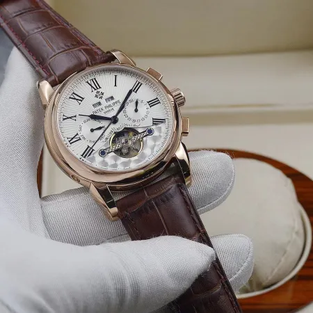 2024 年に大量販売されるパテックフィリップの最新コピーメンズ腕時計 64115