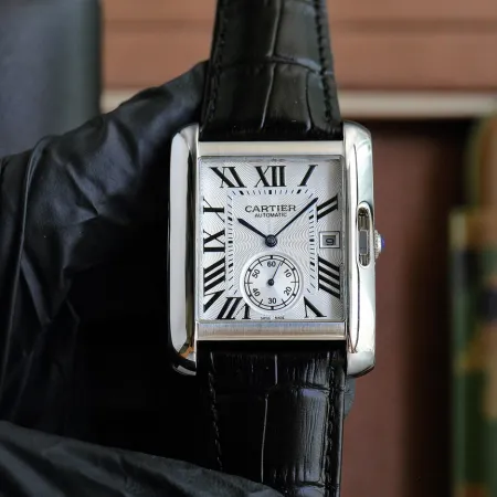 人気ブランドカルティエ時計のタンクシリーズ WT300587