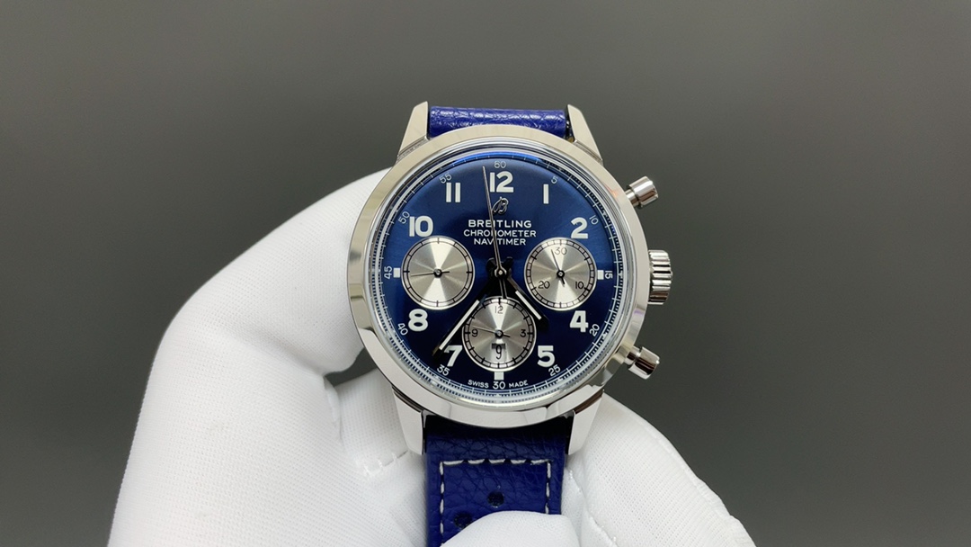 ブライトリングの新作BN9トランスオーシャンシリーズメンズ多機能機械式時計 172935