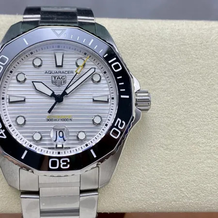 真新しい タグホイヤー アクアレーサーシリーズスーパーコピー時計 173778