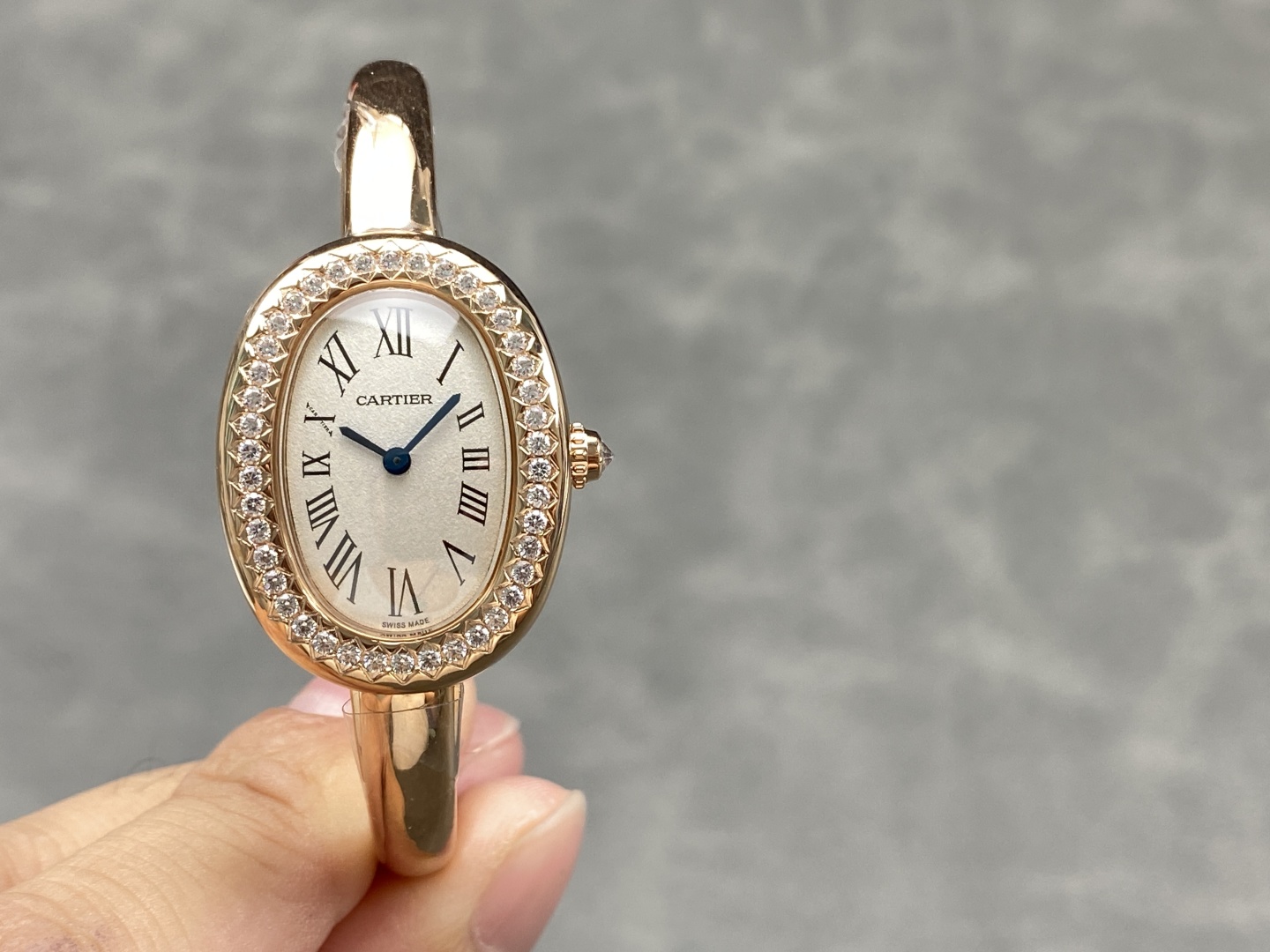 上流階級のカルティエ女性バスタブダイヤモンドリング 174934 素晴らしい価値