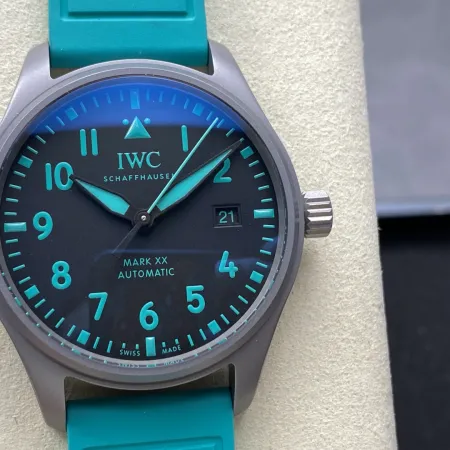 IWCブランド時計メルセデスAMGペトロナスF1チームスペシャルエディション IW328210