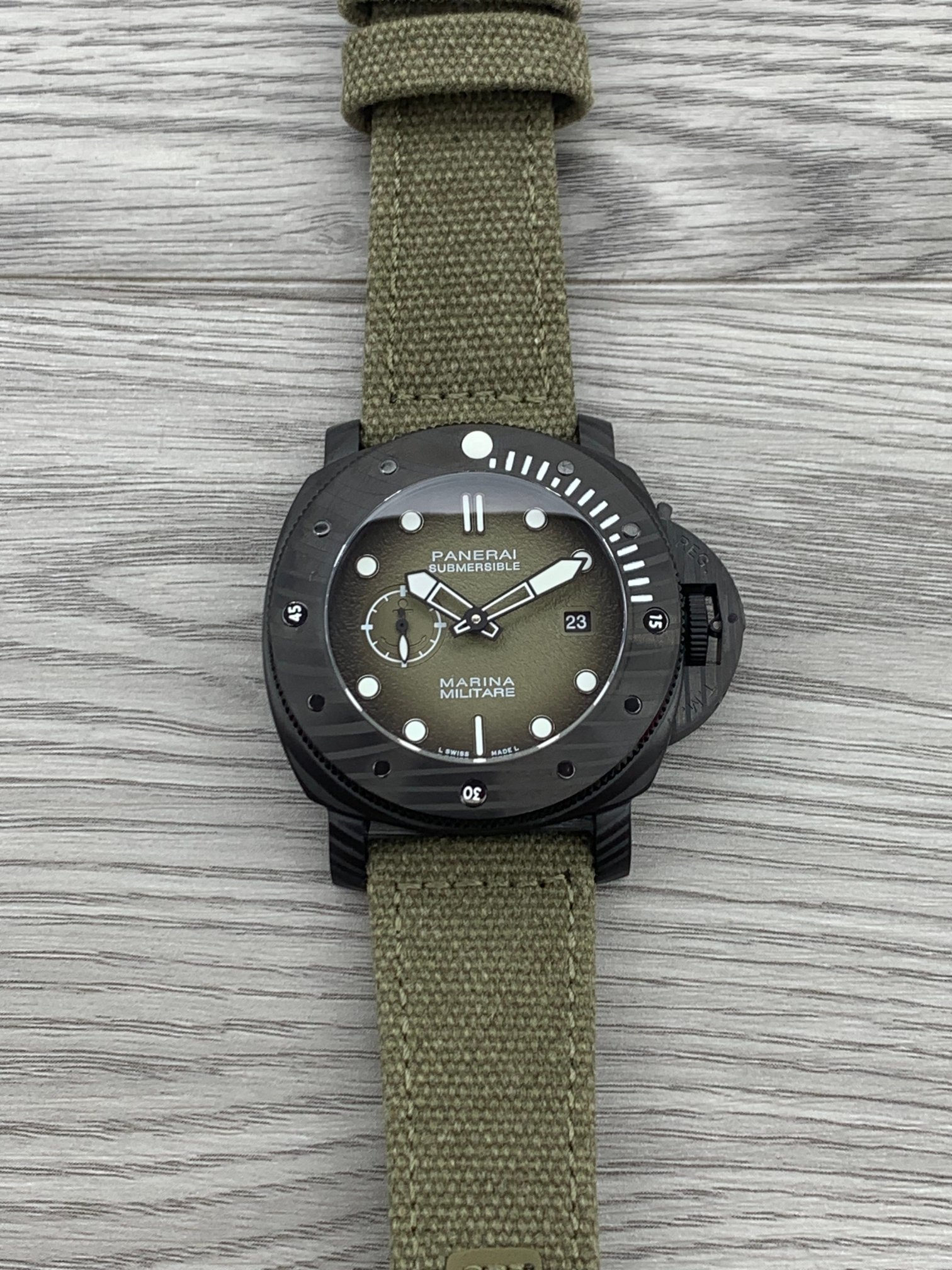 ブランドパネライ高級メンズ軍事時計自動巻き機械式ムーブメント 126906