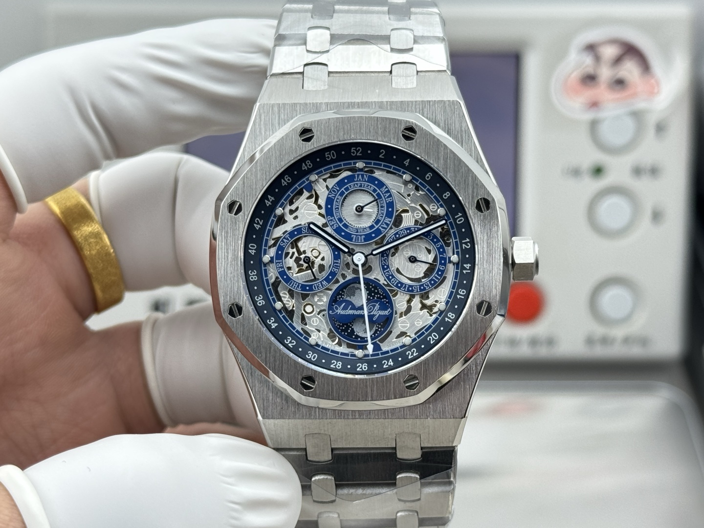 知名度はNo.1スーパーコピーオーデマピゲロイヤルオーク独特魅力メンズ腕時計 127999