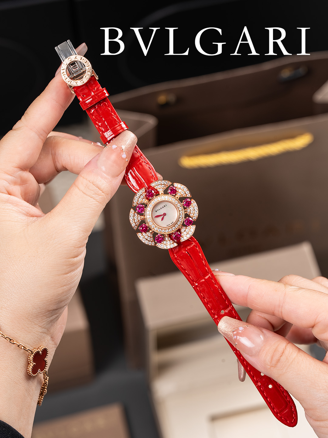 ブルガリ最新カラーコピー時計ディーヴァズ ドリーム シリーズ新作入荷 129621十分満足