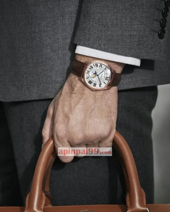 カルティエは時計シリーズ新作を出します