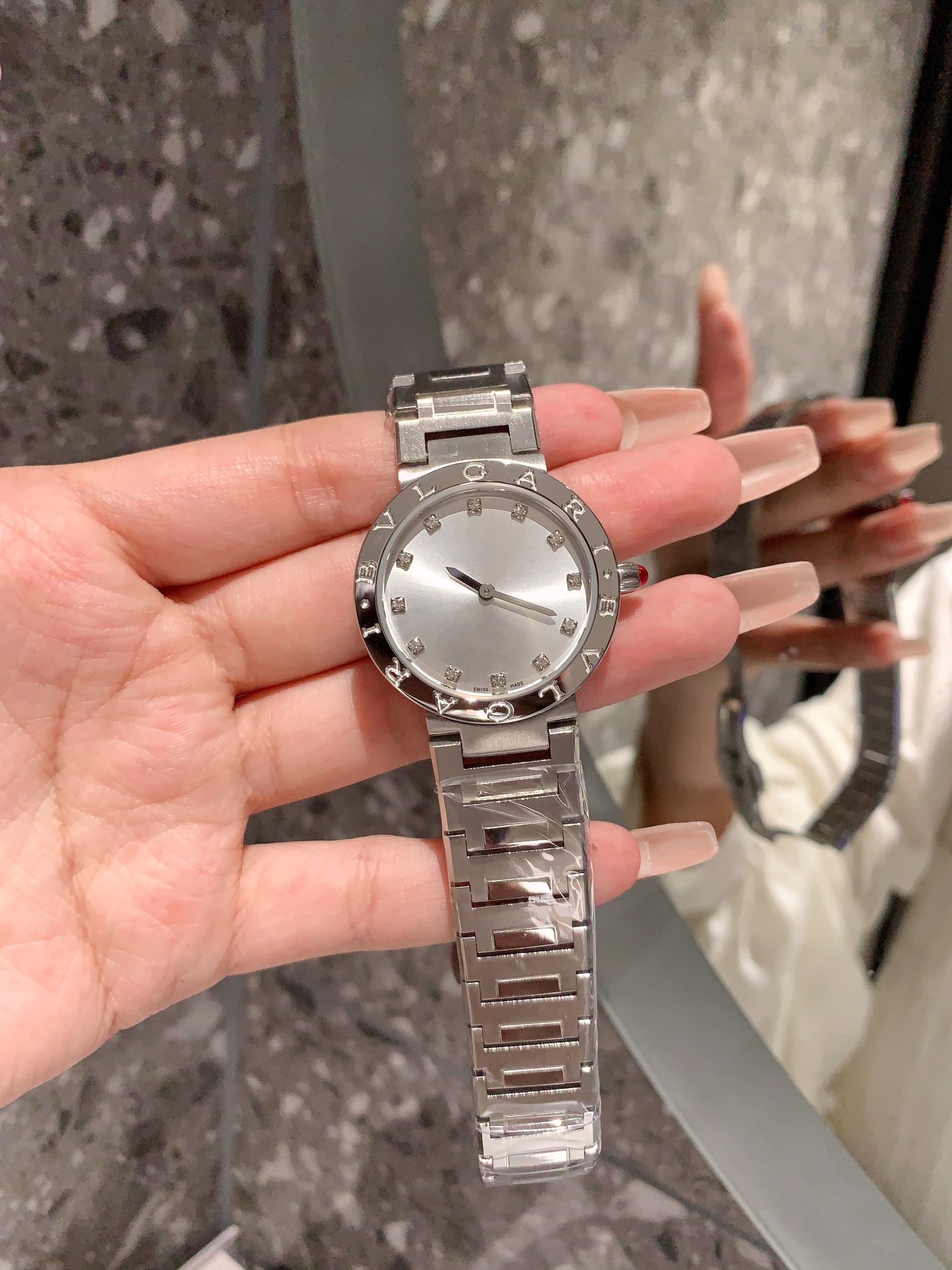 2023ブルガリコピー時計の女性用クォーツの新モデル 15278-320