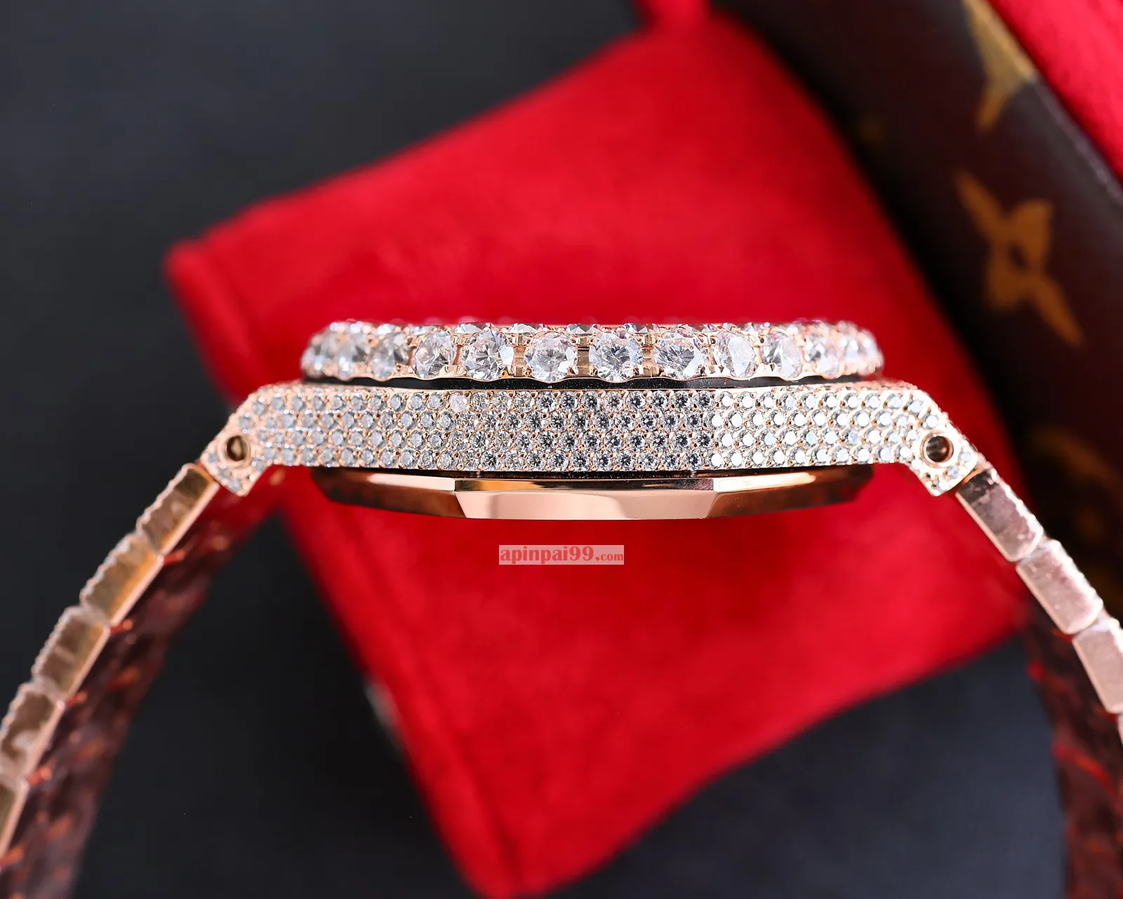 オ−デマピゲ オーデマ ピゲ26568PM.OO.A021CA.01を購入する | Chrono24