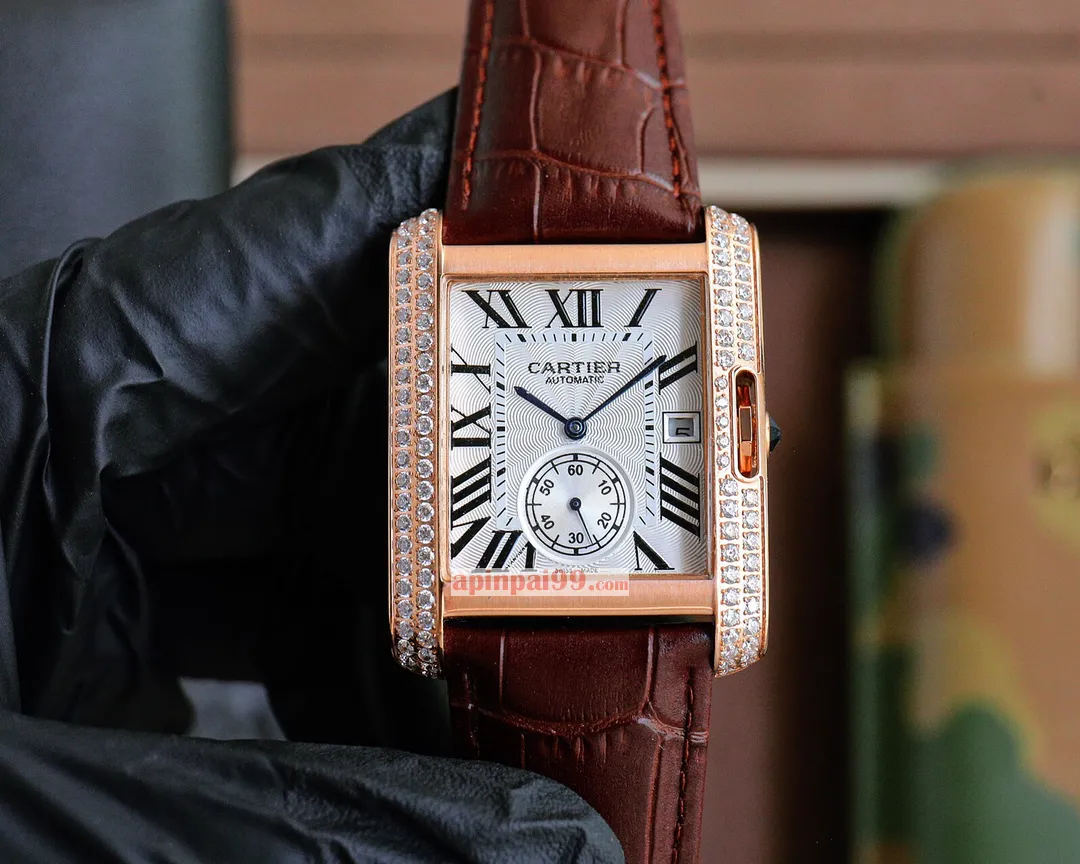 カルティエの有名なコピー時計タンクシリーズ WT300586