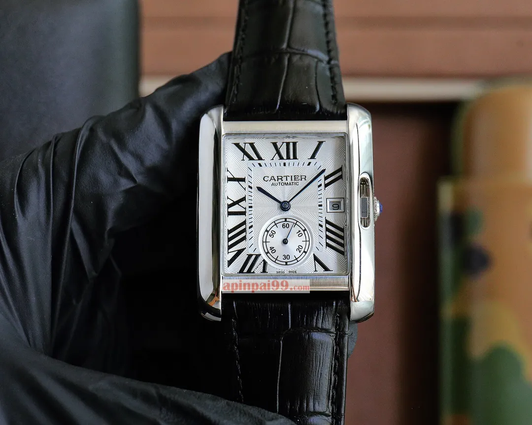 人気ブランドカルティエ時計のタンクシリーズ WT300587