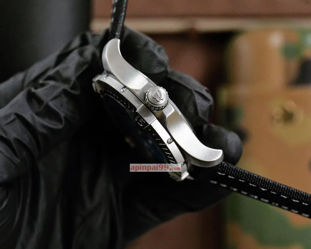 新款ブライトリング アベンジャーズ シリーズ全自動機械コピー時計 AB50047[4]