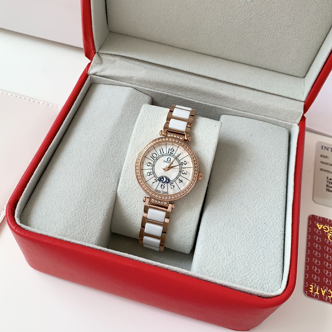 オメガスーパーコピー最新モデル スケルトン フライホイール 天然螺鈿時計 12.4840.69