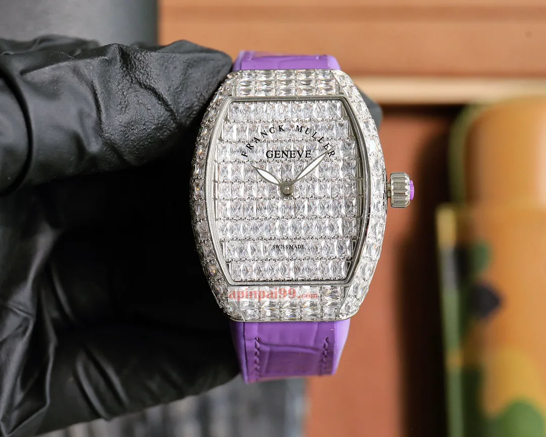 高級スーパーコピーフランクミュラー時計 スクエア ダイヤモンド カスミソウ V32 シリーズ 489025F[2]