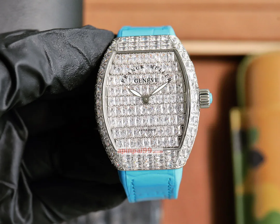 高級スーパーコピーフランクミュラー時計 スクエア ダイヤモンド カスミソウ V32 シリーズ 489025F[4]