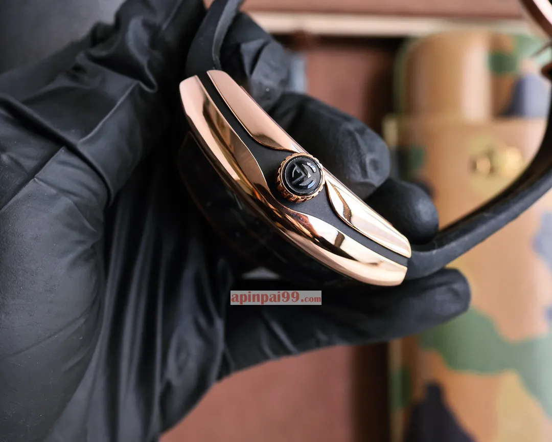 2024新款フランクミュラーコピー時計の新型V45 落書き美術シリーズ FM588230[4]