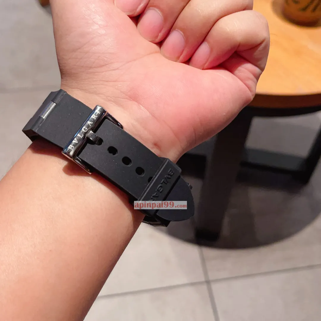 2024新作ブルガリ アルミニウム クロノグラフ時計 BV40059[4]