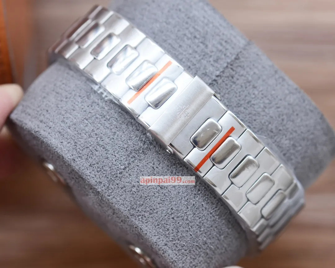 最新作のパテックフィリップ ノーチラス多機能メンズコピー腕時計 34512[7]