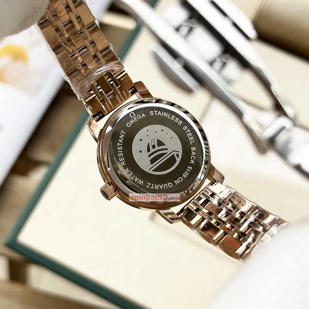 最新Omegaファッション女性クォーツスーパーコピー時計 424.12.569[6]