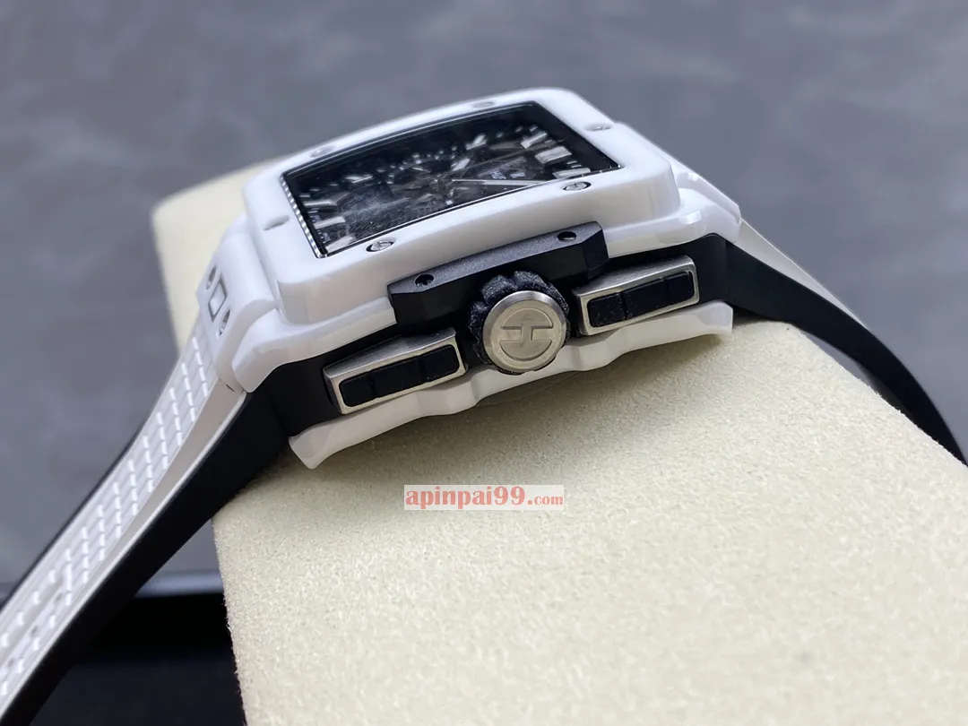 最新スクエア ウブロ ニュー スクエア バン ユニコ セラミックコピーの腕時計 170990[5]