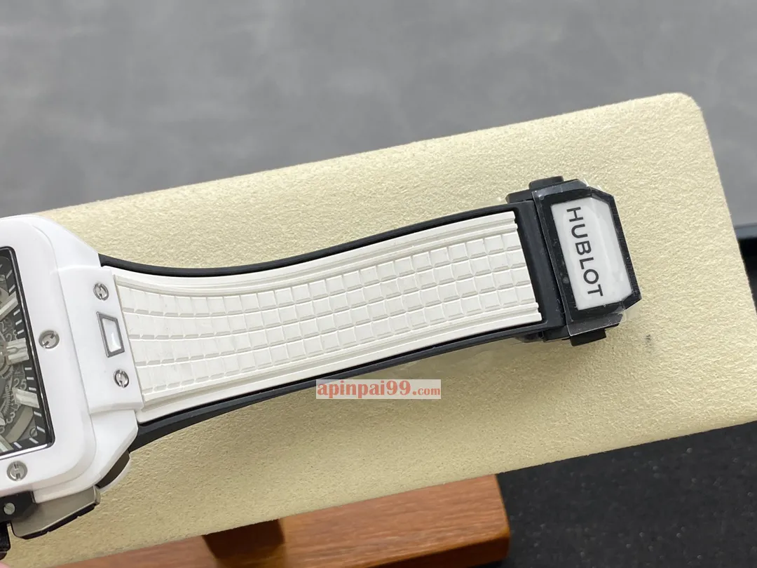 最新スクエア ウブロ ニュー スクエア バン ユニコ セラミックコピーの腕時計 170990[7]