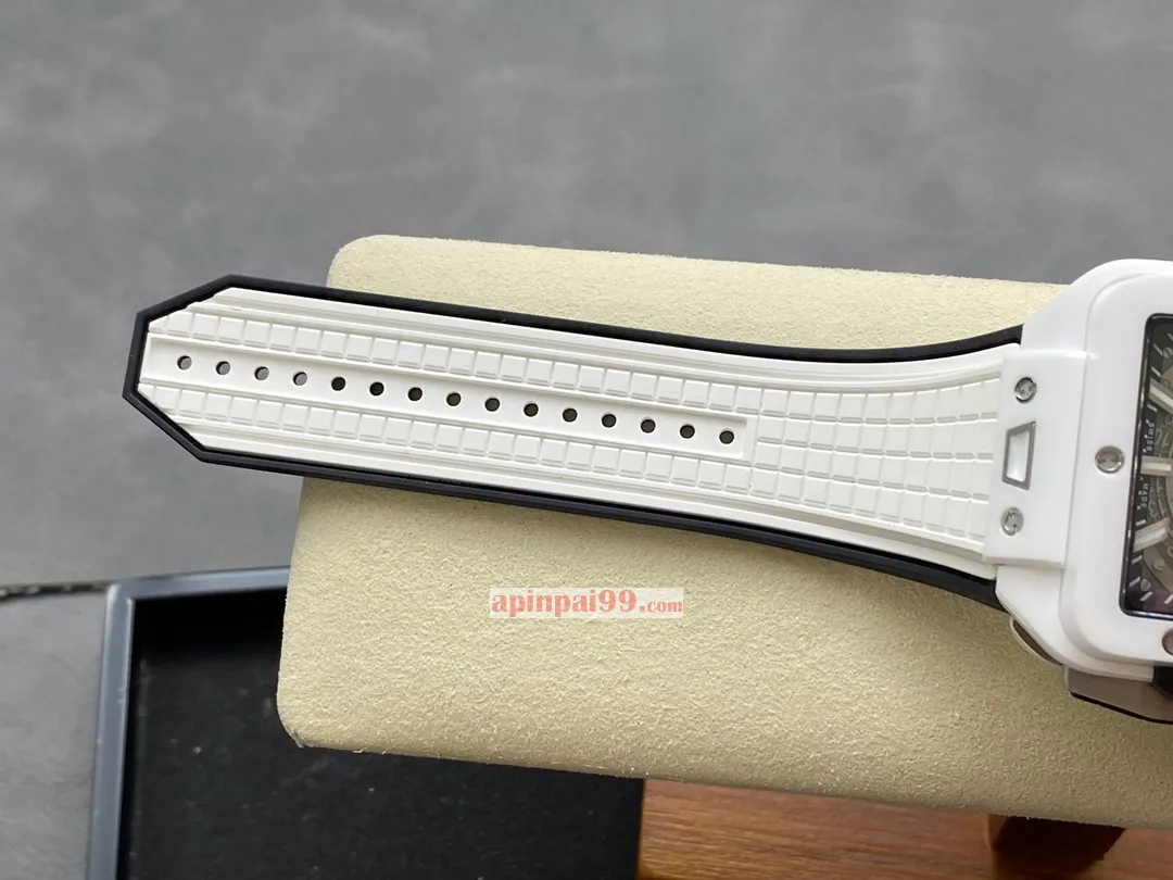 最新スクエア ウブロ ニュー スクエア バン ユニコ セラミックコピーの腕時計 170990[8]