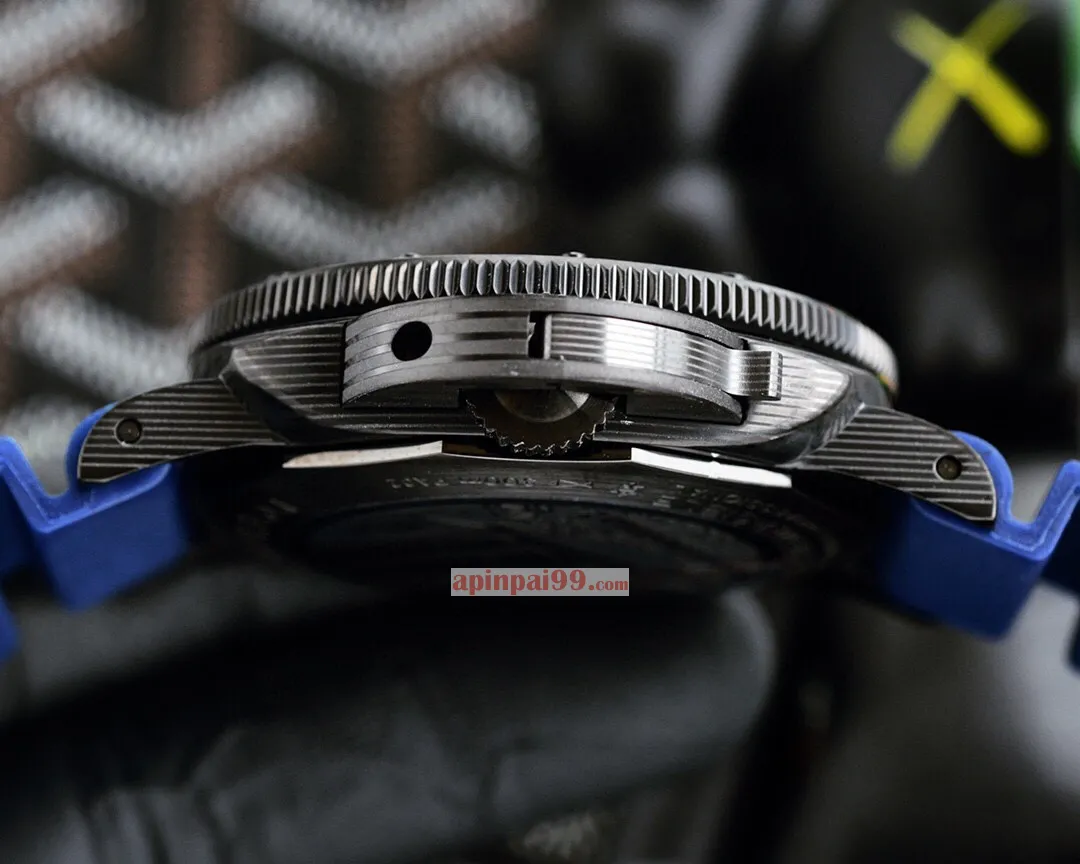 人気のブランドパネライ サブマーシブル プロフェッショナル ダイビング時計 PAM1233[2]