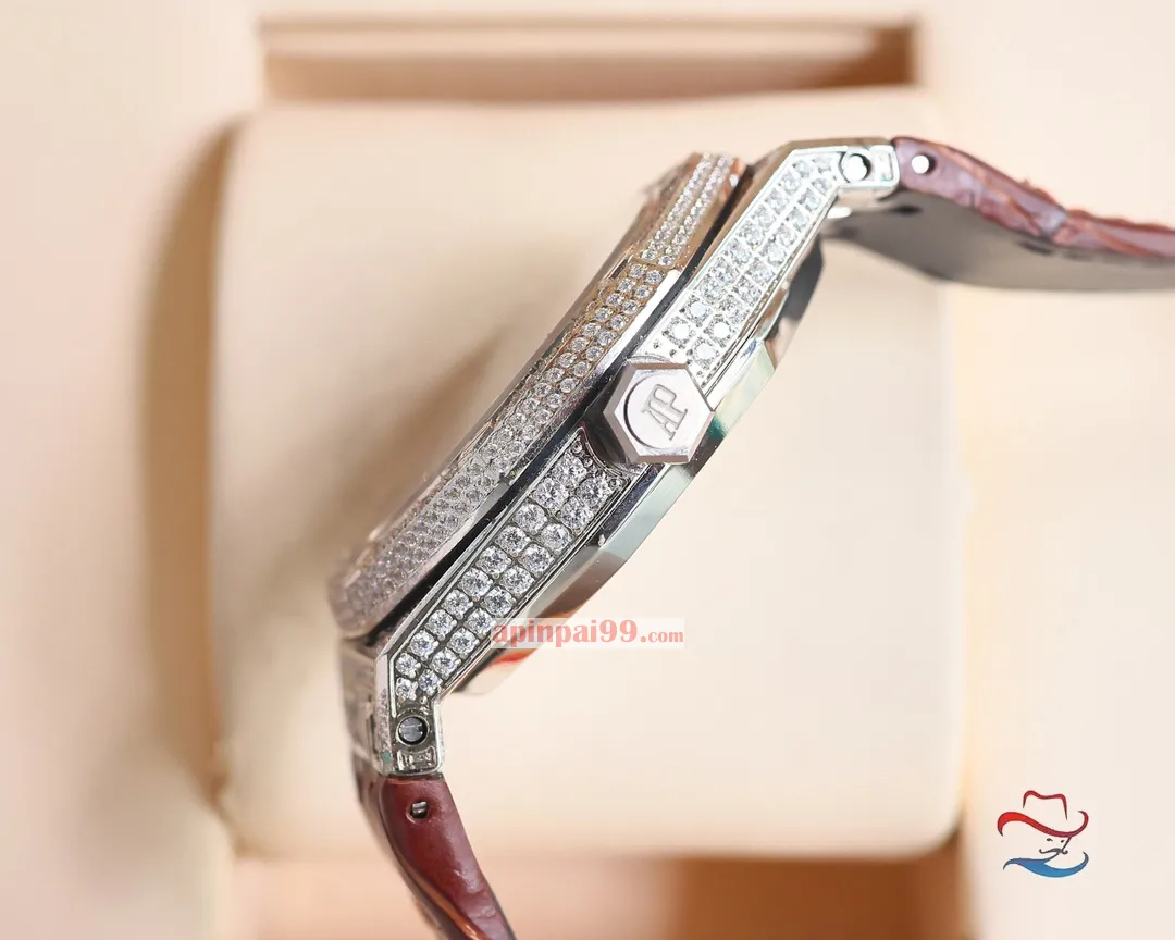 オーデマピゲコピー新款ゴールド スクエア ダイヤモンド ロイヤル オーク シリーズ ダイヤモンド時計 AP36520[6]