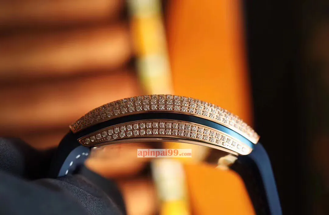 大人気の新商品フランクミュラーコピー ヴァンガード V45 スターリーヌードル 164785[5]