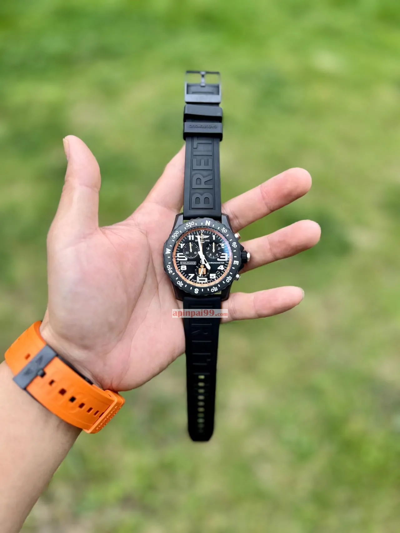 ブライトリングの新款限定版フルカーボンファイバー 6 針クロノグラフコピー時計 171710[1]