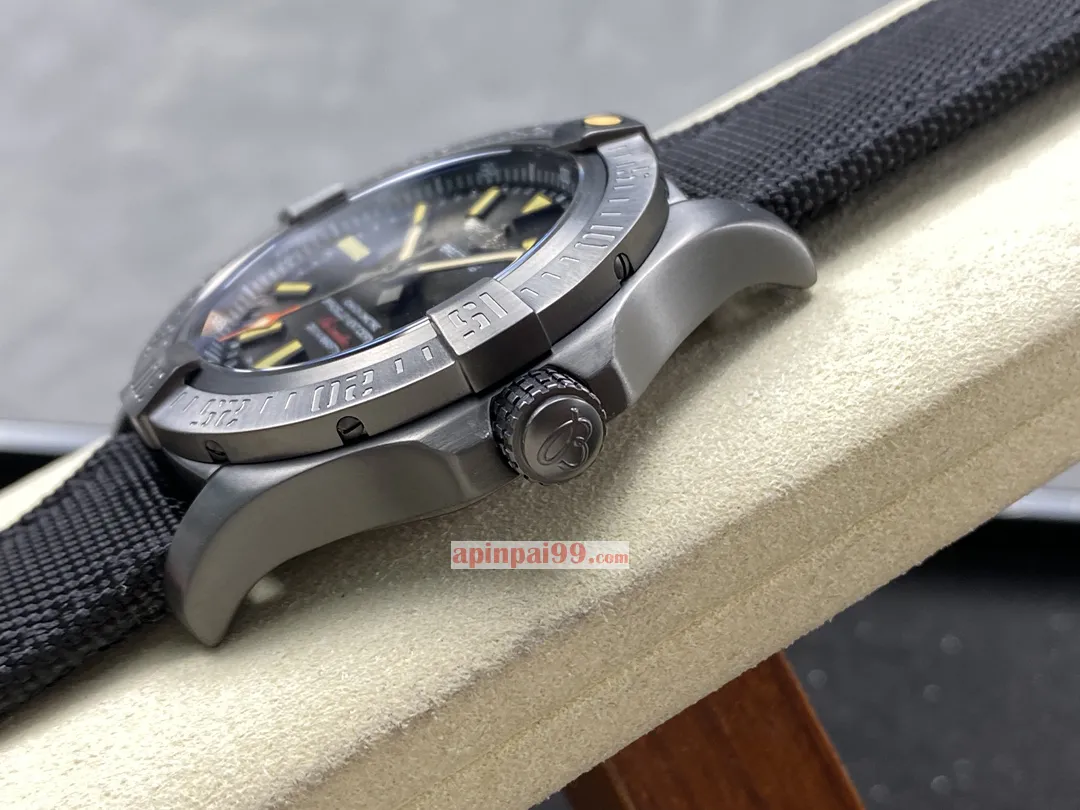 ブライトリングスーパーコピーN級品 ブラックバード偵察航空機時計 172320[5]