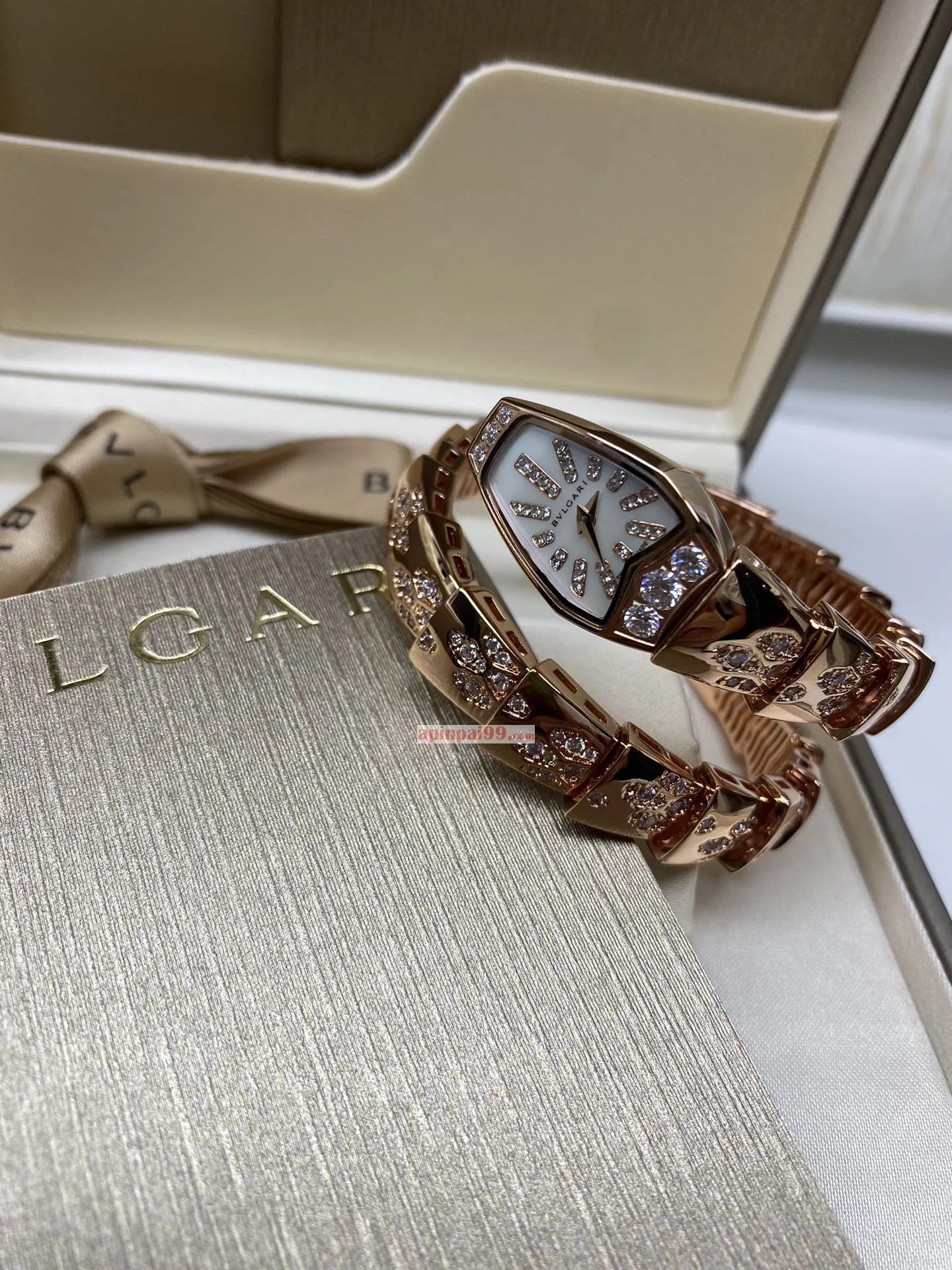新款ブルガリコピー女性のサーペンタイン スピガ シリーズ時計 bv500788[2]