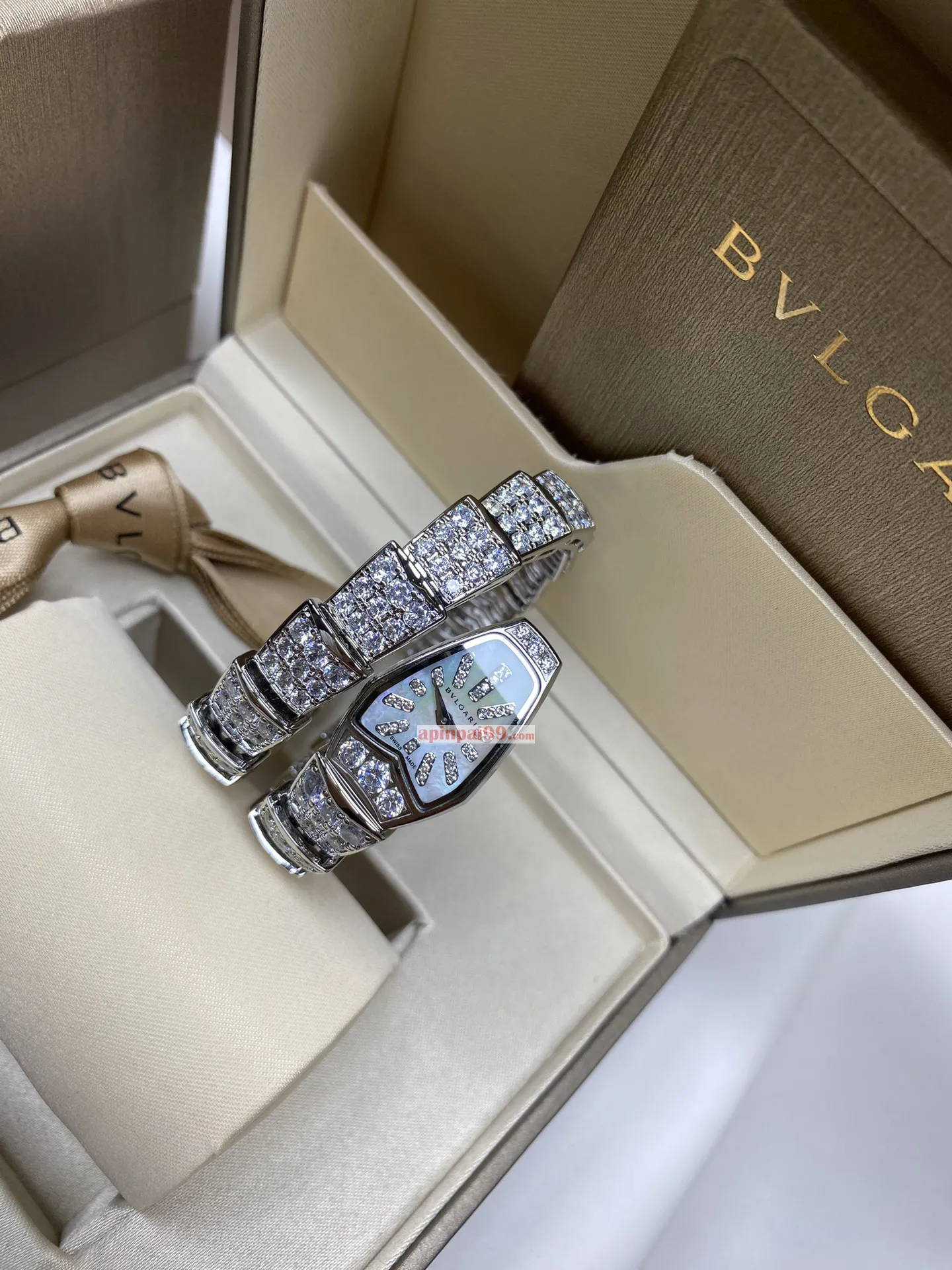 ブルガリスーパーコピー高品質サーペンタイン bv500786 スピガ シリーズ女性時計[1]