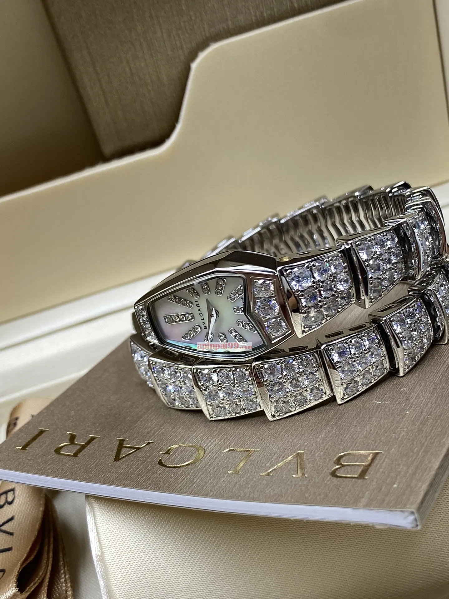 ブルガリスーパーコピー高品質サーペンタイン bv500786 スピガ シリーズ女性時計[2]