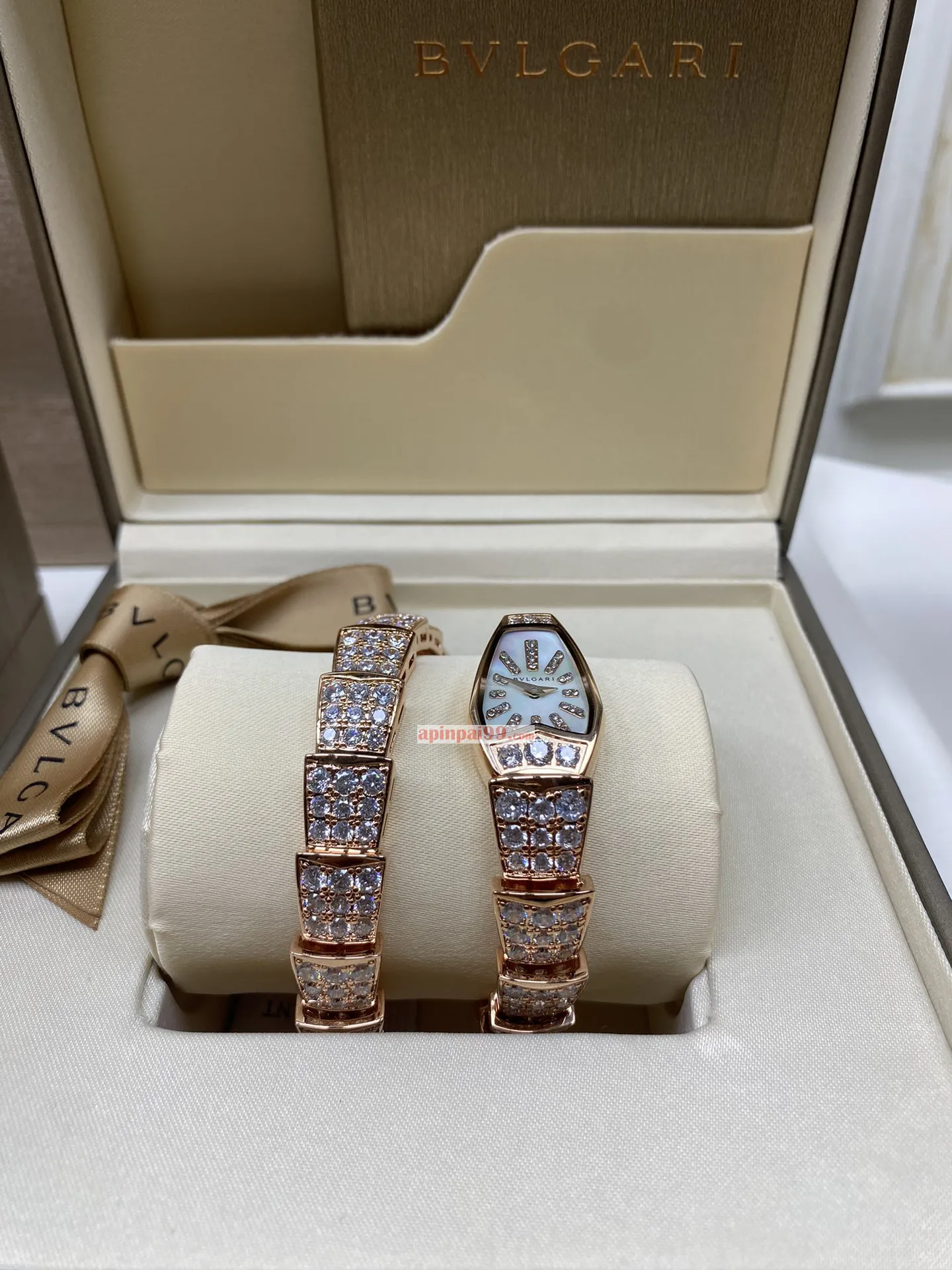 人気ブランドのブルガリサーペンタインスピガ シリーズ女性時計 bv500785