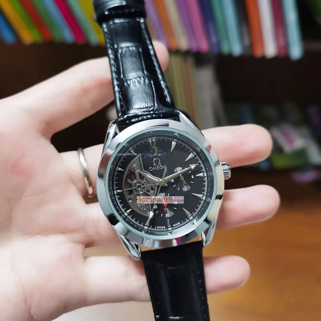 人気ブランドオメガ全自動5ピン太陽月星機械スーパーコピー時計 omg1557