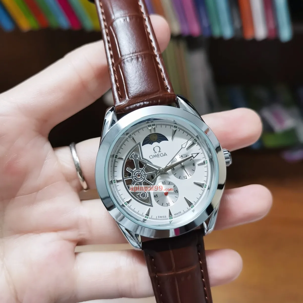 人気ブランドオメガ全自動5ピン太陽月星機械スーパーコピー時計 omg1557[1]