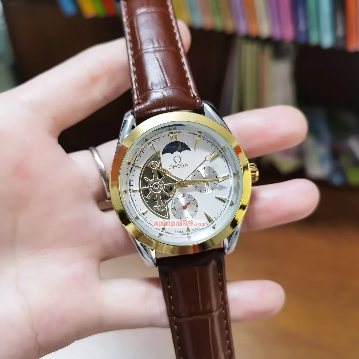 人気ブランドオメガ全自動5ピン太陽月星機械スーパーコピー時計 omg1557[4]