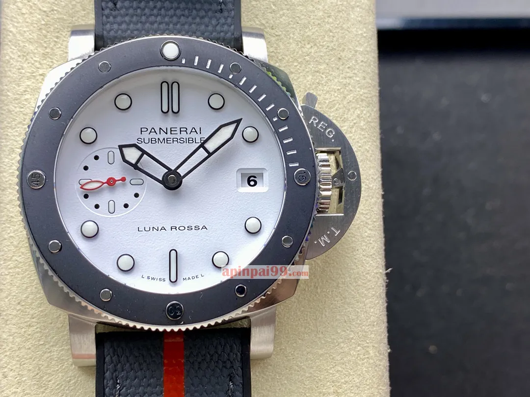 パネライ人気新作 ラバーソールとキャンバスストラップの時計 PAM1565