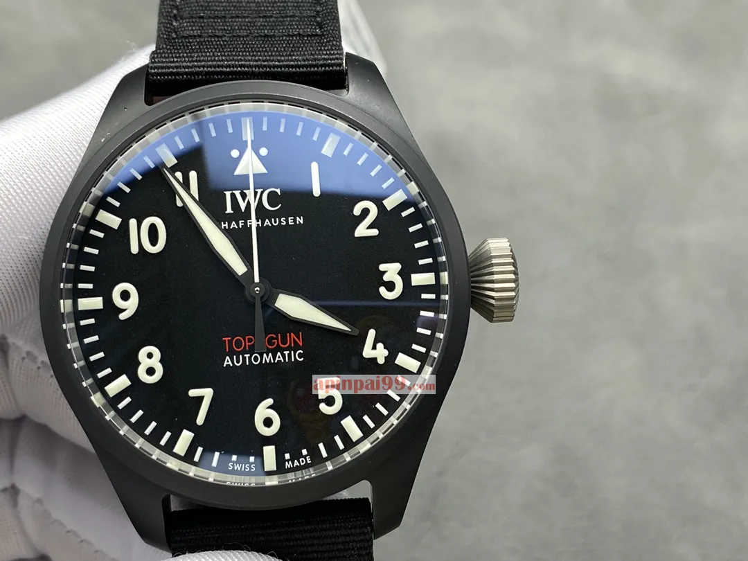 2024入荷時計IWC パイロット ブラックセラミックモデル IW329801