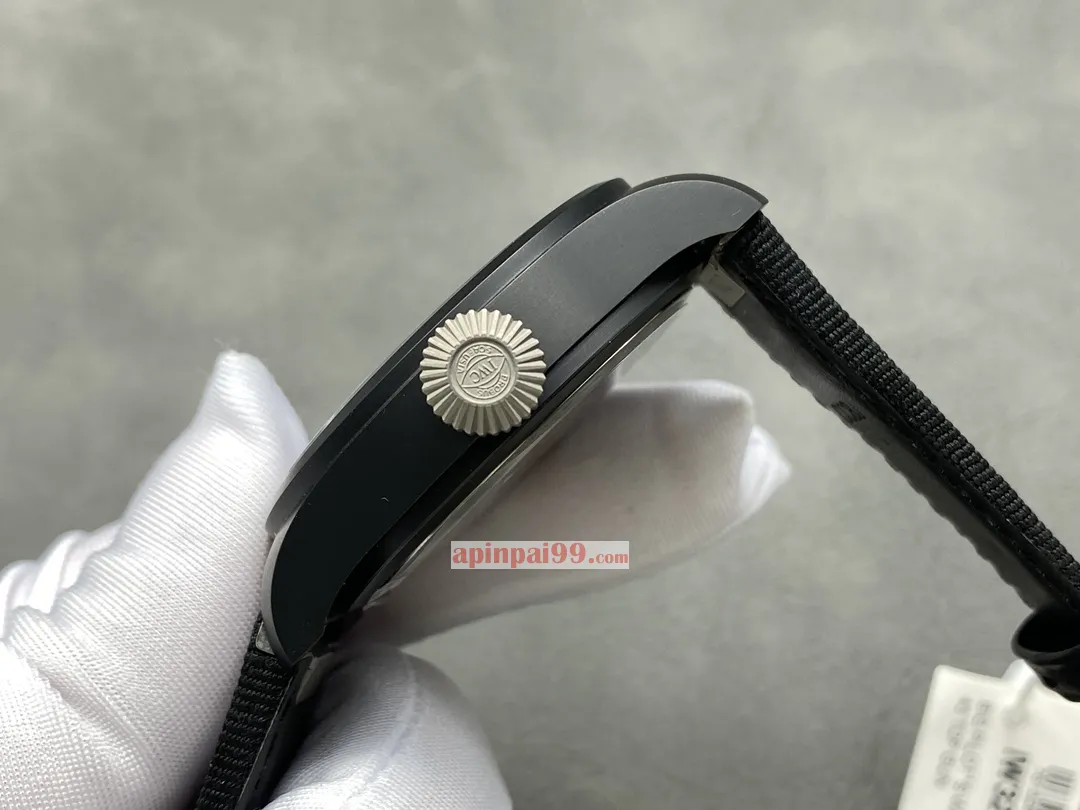 2024入荷時計IWC パイロット ブラックセラミックモデル IW329801[6]