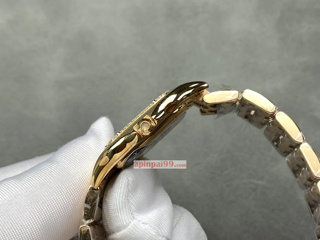 カルティエ2025コピーの新作女性チーターシリーズ スクエアケース時計 173004[5]