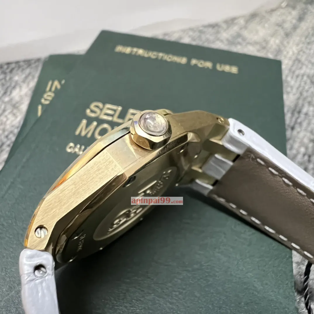 オーデマピゲ ロイヤルオーク クォーツ女性の優雅時計 67601独特な八角形の外観は[2]