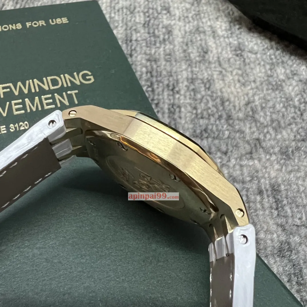 オーデマピゲ ロイヤルオーク クォーツ女性の優雅時計 67601独特な八角形の外観は[3]