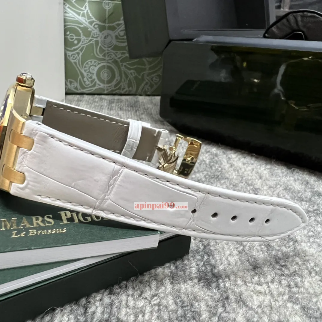 オーデマピゲ ロイヤルオーク クォーツ女性の優雅時計 67601独特な八角形の外観は[5]