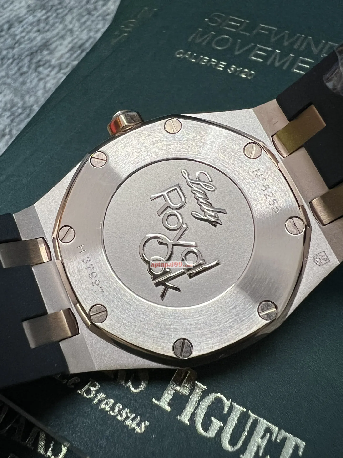 オーデマピゲ女性ロイヤルオーク クォーツスーパーコピー時計n級販売 67601-1[4]